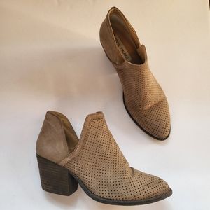 Steve Madden Women's 7.5 Amerisa Ankle Booties Tan Suede Chic Western Boots